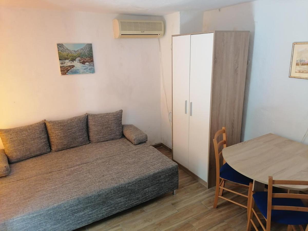 Apartman Milica Golubic  Zewnętrze zdjęcie